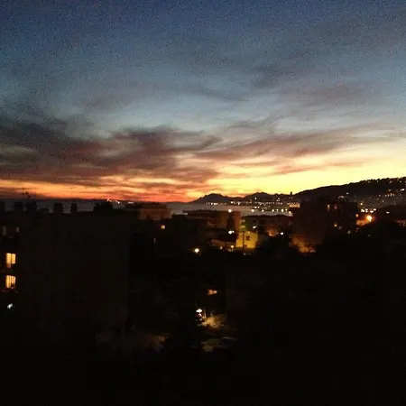 Antibes Les Pins アパート *